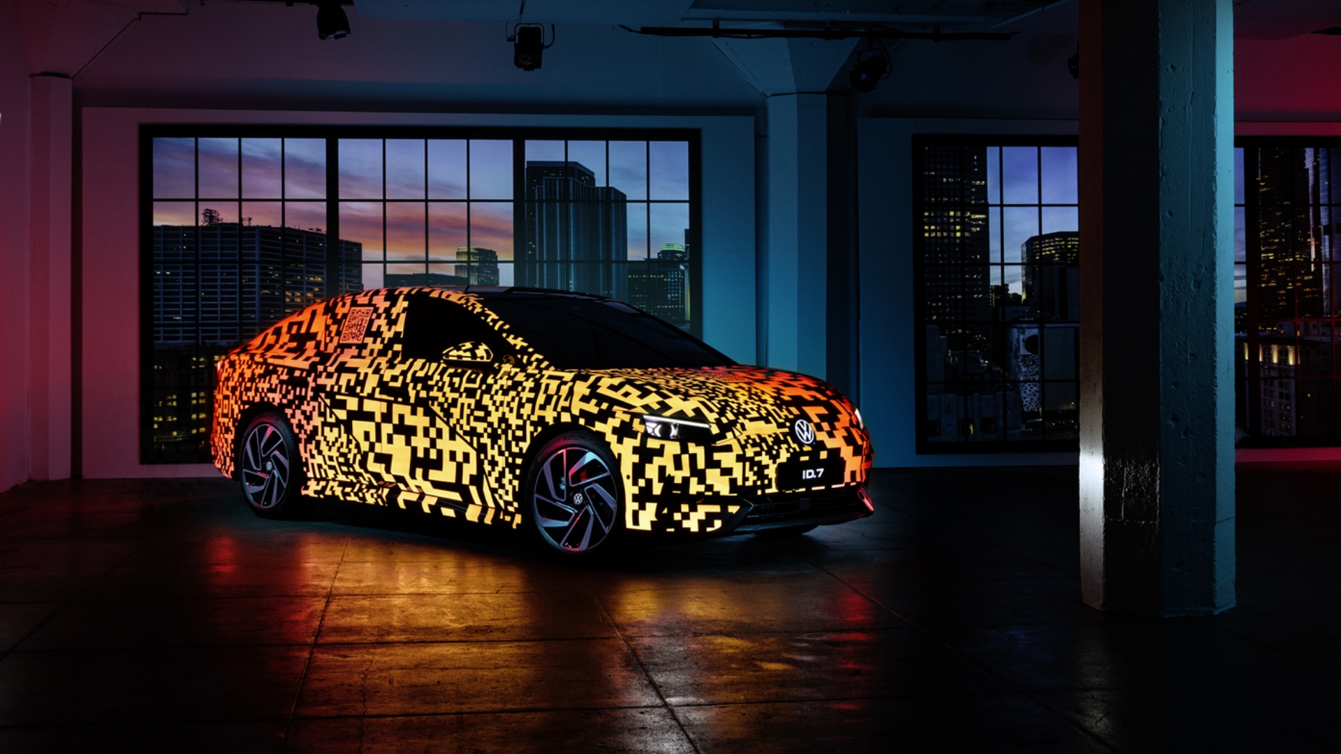The ID.7 with a luminous digital camouflage look